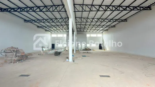 Galpão/Depósito/Armazém para alugar, 450m² no Segismundo Pereira, Uberlândia