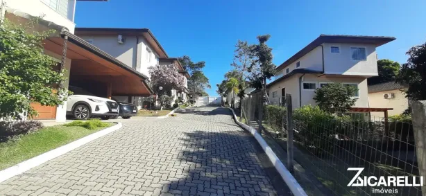 Casa com 3 Quartos para alugar, 185m² no Penedo, Itatiaia