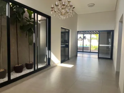 Casa de Condomínio com 3 Quartos para venda ou aluguel, 225m² no Jardim Sul, Uberlândia