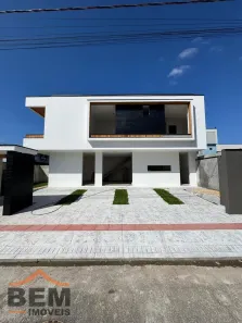Casa com 3 Quartos à venda, 153m² no Rio Pequeno, Camboriú