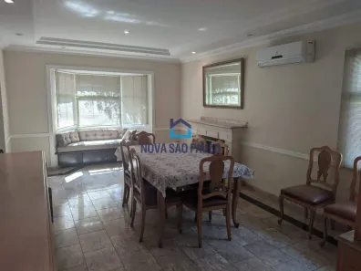 Casa de Condomínio com 4 Quartos para alugar, 270m² no Jardim Cordeiro, São Paulo