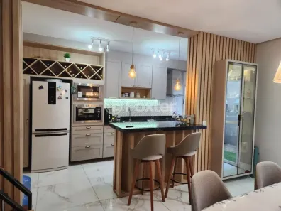 Sobrado com 3 Quartos à venda, 235m² no Vila Nova, Porto Alegre