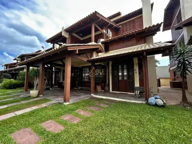 Sobrado com 5 Quartos à venda, 161m² no São Francisco, Torres