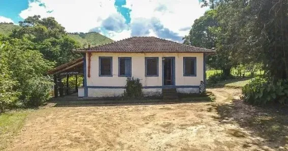 Fazenda/Sítio com 3 Quartos à venda, 47m² no Jardim América, Cruzeiro