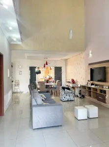 Sobrado com 3 Quartos à venda, 245m² no Aparecidinha, Sorocaba