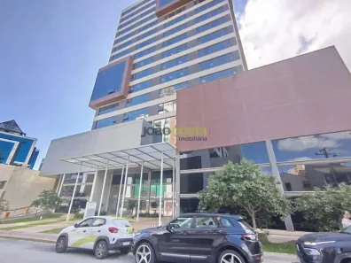 Sala Comercial para alugar, 577m² no Barreiros, São José