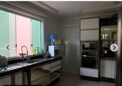 Casa com 3 Quartos à venda, 235m² no Vila Varela, Poá