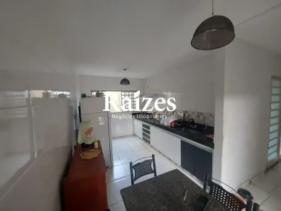 Casa com 3 Quartos à venda, 119m² no Jardim Holanda, Uberlândia