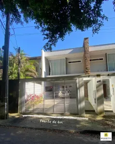 Casa com 3 Quartos à venda, 194m² no Bom Retiro, Joinville
