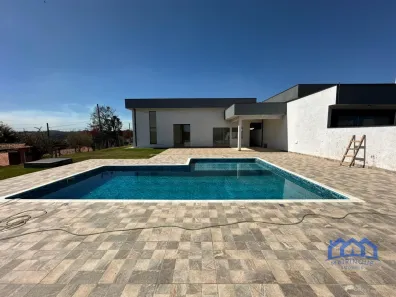 Fazenda/Sítio com 4 Quartos à venda, 1000m² no , Mairinque