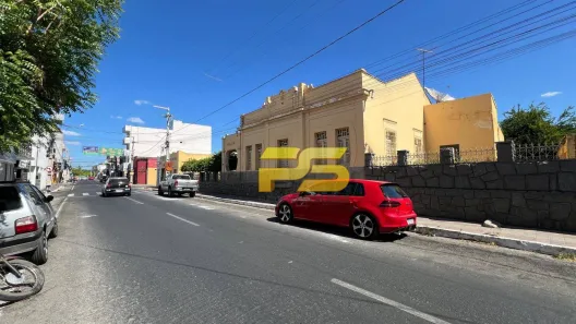 Lote/Terreno à venda, 1620m² no Centro, Patos