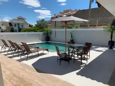 Casa com 5 Quartos para alugar, 400m² no Jurerê Internacional, Florianópolis