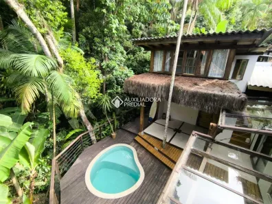 Casa com 3 Quartos para alugar, 215m² no Lagoa da Conceição, Florianópolis
