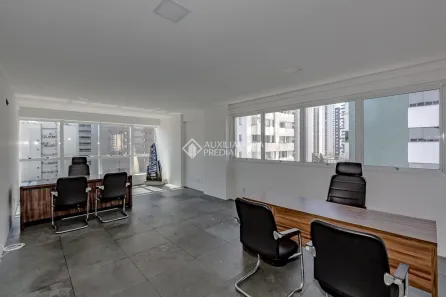 Sala Comercial para alugar, 43m² no Pioneiros, Balneário Camboriú
