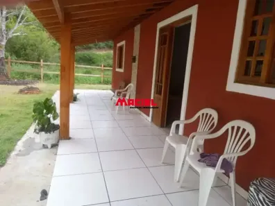 Fazenda/Sítio com 3 Quartos à venda, 726m² no Vila São Geraldo, São José dos Campos