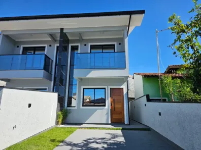 Sobrado com 2 Quartos à venda, 61m² no Madri, Palhoça