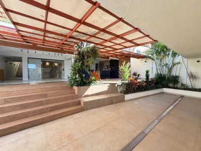 Casa com 4 Quartos à venda, 304m² no Centro, Betim