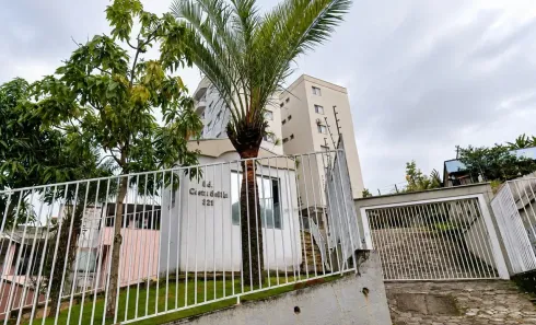 Casa com 3 Quartos para alugar, 92m² no Centro, Pouso Alegre