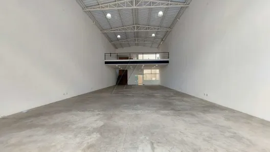Galpão/Depósito/Armazém para alugar, 231m² no Vila Morse, São Paulo