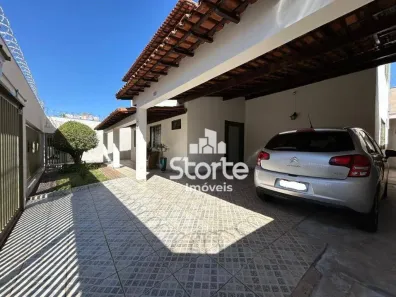 Casa com 3 Quartos à venda, 310m² no Santa Mônica, Uberlândia