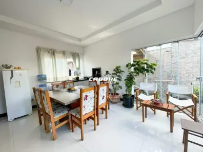 Casa com 4 Quartos à venda, 100m² no Balneário Perequê, Porto Belo