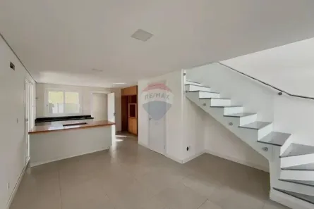 Sobrado com 3 Quartos para alugar, 155m² no Diácono João Luiz Pozzobon, Santa Maria
