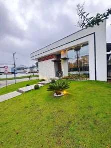Casa de Condomínio com 3 Quartos para venda ou aluguel, 210m² no Botujuru, Mogi das Cruzes