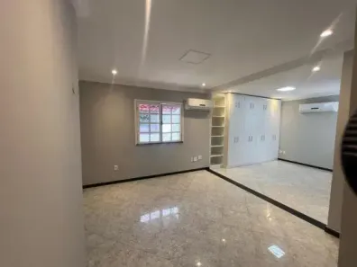 Casa de Condomínio com 4 Quartos para alugar, 800m² no Chapada, Manaus