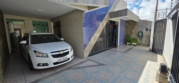 Casa com 6 Quartos à venda, 225m² no Luzia, Aracaju