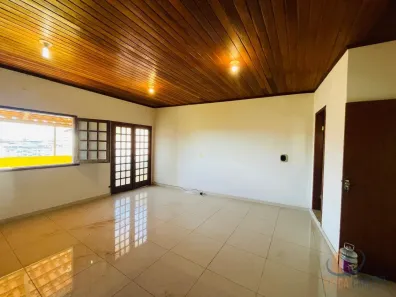 Casa com 2 Quartos para alugar, 120m² no Museu, Conselheiro Lafaiete