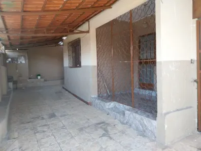 Casa com 3 Quartos à venda, 360m² no Jardim Laguna, Contagem