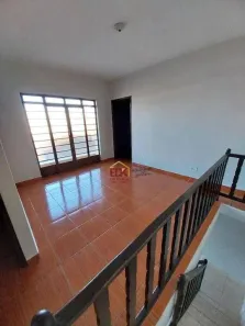 Casa com 3 Quartos à venda, 180m² no Vila Odete, Taubaté
