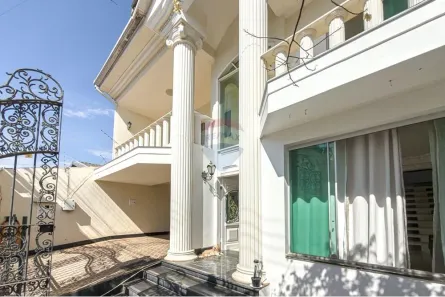 Casa com 5 Quartos à venda, 228m² no Vila Planalto, Brasília