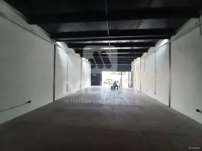 Ponto Comercial com 1 Quarto à venda, 300m² no Osvaldo Rezende, Uberlândia