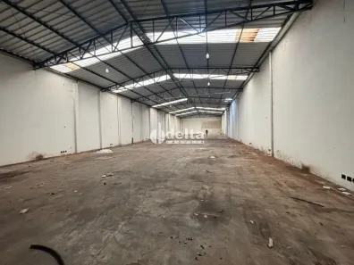 Ponto Comercial para alugar, 836m² no Novo Mundo, Uberlândia