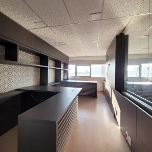 Sala Comercial à venda, 26m² no São Sebastião, Porto Alegre