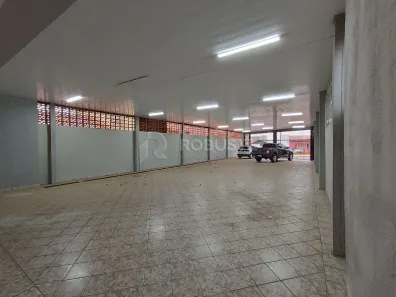 Galpão/Depósito/Armazém para alugar, 330m² no Vila São Lúcio, Botucatu