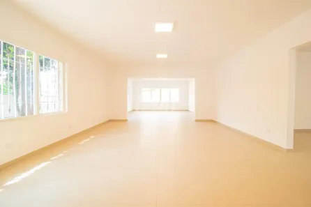 Casa com 5 Quartos para alugar, 387m² no Vila Albertina, São Paulo