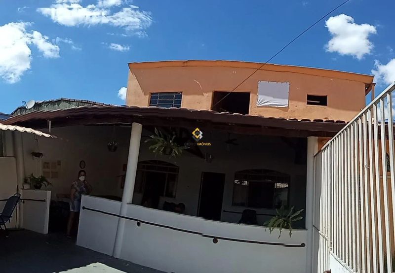 Casa com 4 quartos — Santa Rosa, Belo Horizonte