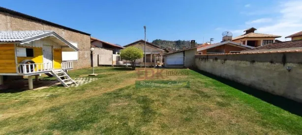 Fazenda/Sítio com 3 Quartos à venda, 220m² no Centro, São Bento do Sapucaí
