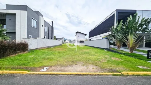 Lote/Terreno à venda, 372m² no Santa Regina, Camboriú