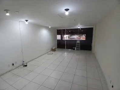 Sala Comercial para alugar, 50m² no Recreio Ipitanga, Lauro de Freitas