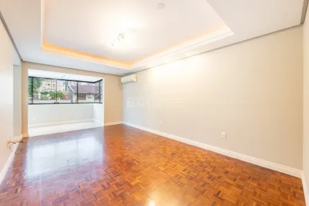 Apartamento com 3 Quartos à venda, 137m² no Passo da Areia, Porto Alegre