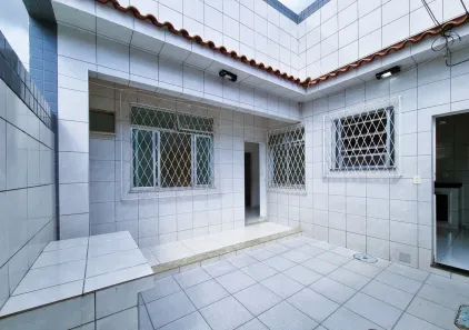 Casa com 2 Quartos para alugar, 75m² no Irajá, Rio de Janeiro