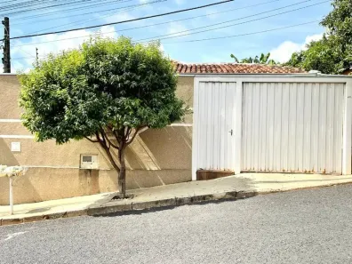 Casa com 3 Quartos à venda, 140m² no Jardim Antunes, São José do Rio Preto