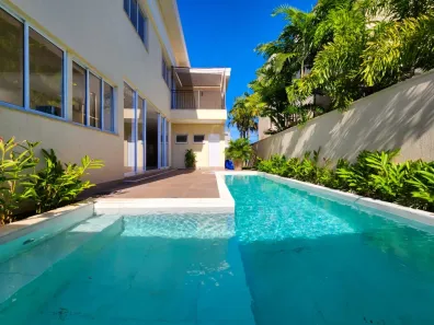 Sobrado com 4 Quartos à venda, 338m² no Residencial Goiânia Golfe Clube, Goiânia