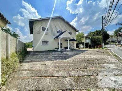 Sobrado com 3 Quartos à venda, 229m² no Granja Viana II, Cotia