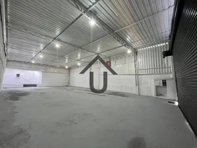 Galpão/Depósito/Armazém para alugar, 180m² no Jardim Esmeralda, São Paulo