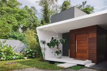 Casa com 3 Quartos à venda, 650m² no Quarteirão Ingelheim, Petrópolis