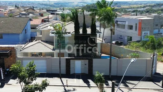 Casa com 3 Quartos à venda, 300m² no Parque Brasília 2ª Etapa, Anápolis